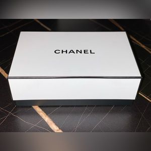 CHANEL box